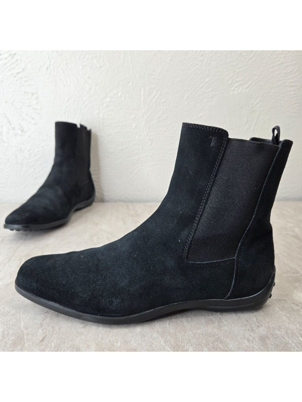 Tod's Chelsea Boots Womens Size 7 Black Suede Minimalist Western Ankle Booties